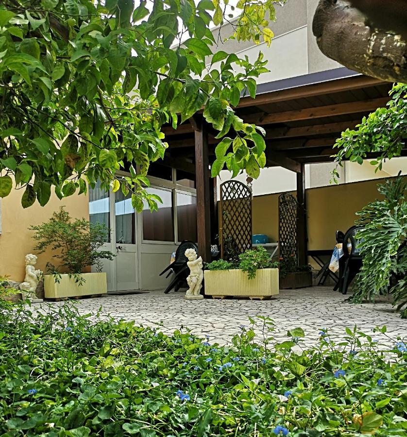La Casina Di Vanni - Casa Vacanza Nel Cuore Del Salento Arnesano Bagian luar foto
